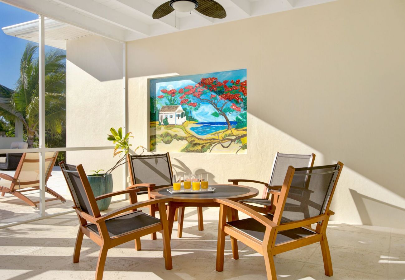 House in Grace Bay - Leeward Canal, Grace Bay - Kayaks, SUPs & Beautiful Pool - Villa Cariad