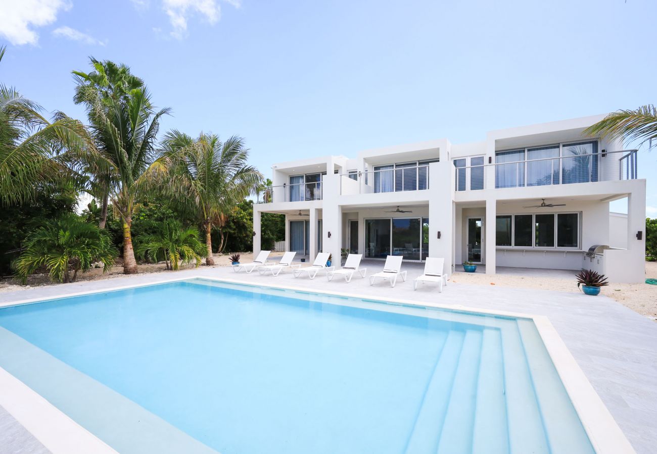 House in Grace Bay - Grace Bay, New 5 Bedroom Villa - Pure Water Villa