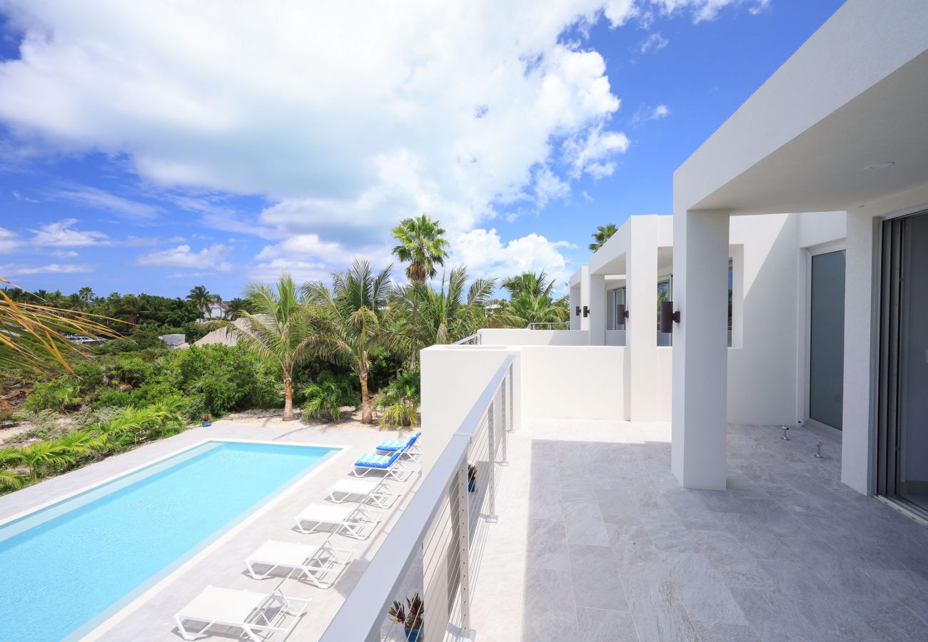 House in Grace Bay - Grace Bay, New 5 Bedroom Villa - Pure Water Villa