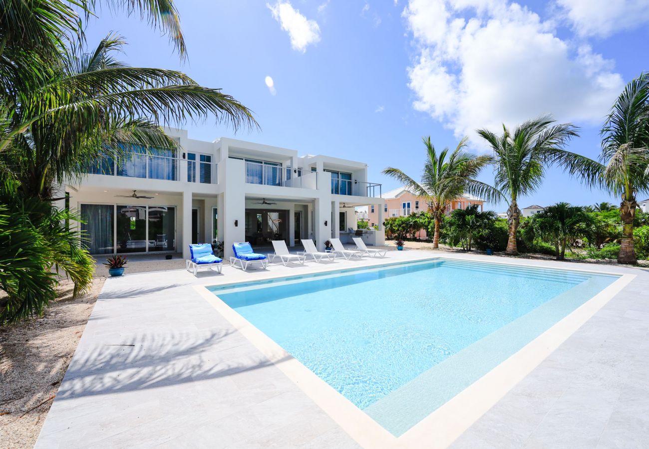 House in Grace Bay - Grace Bay, New 5 Bedroom Villa - Pure Water Villa