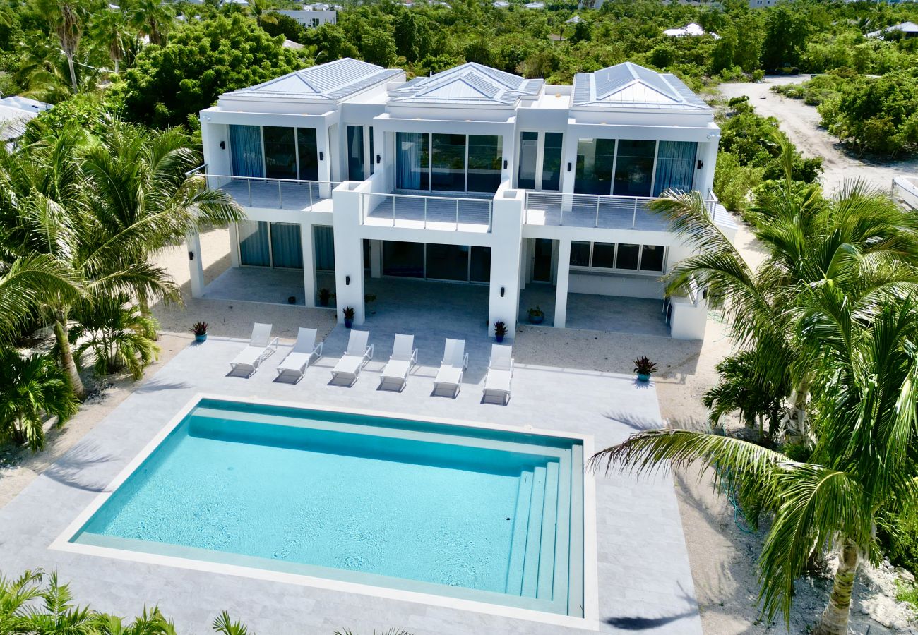 House in Grace Bay - Grace Bay, New 5 Bedroom Villa - Pure Water Villa