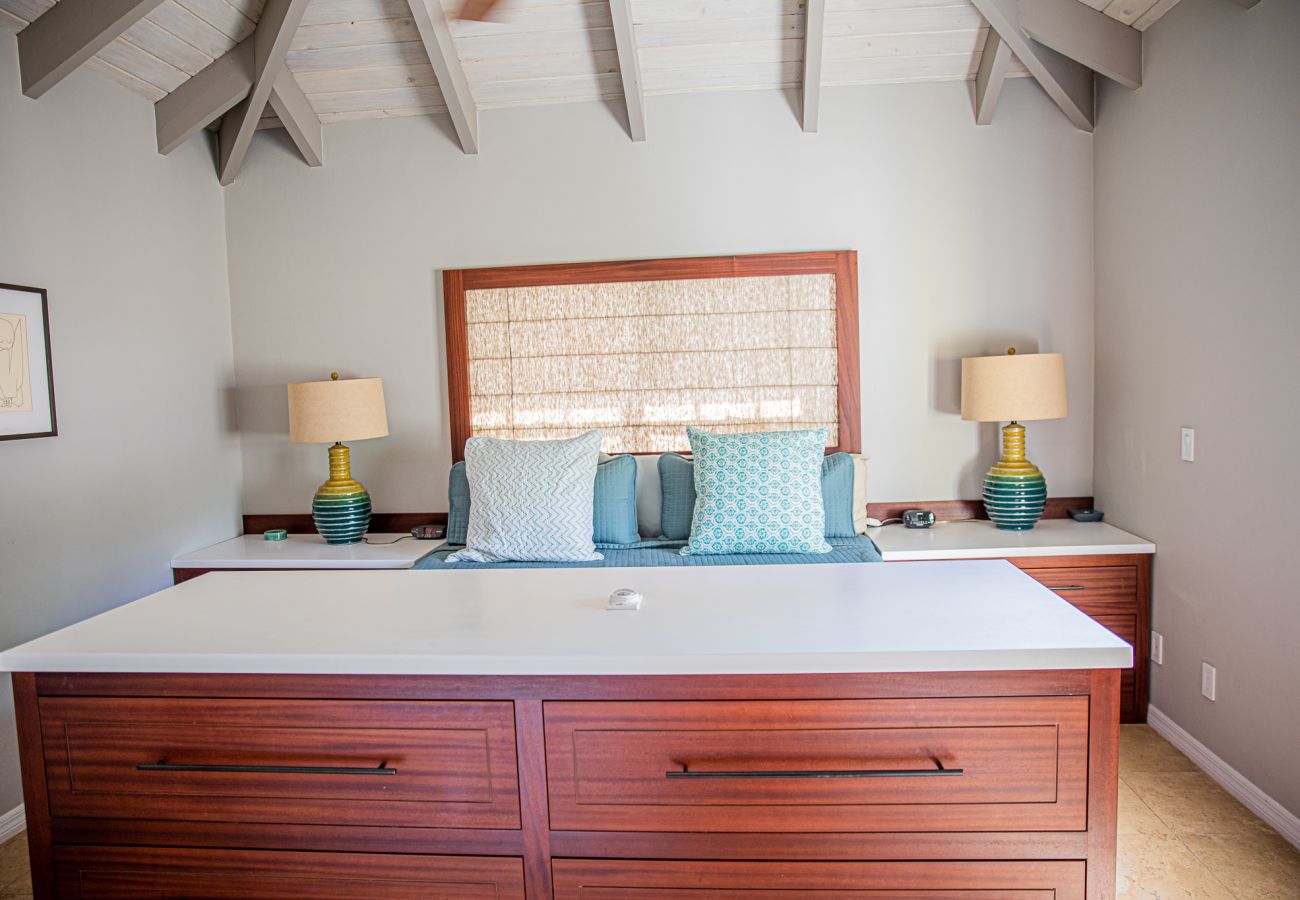 House in Grace Bay - Starfish House - The Perfect Golf & Beach Getaway in Grace Bay